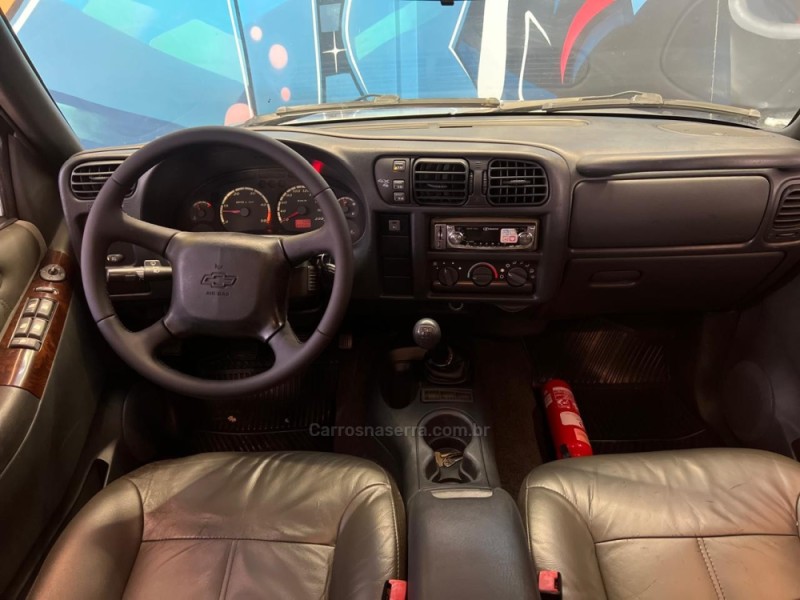 S10 2.8 EXECUTIVE 4X4 CD 12V TURBO INTERCOOLER DIESEL 4P MANUAL - 2004 - NOVO HAMBURGO