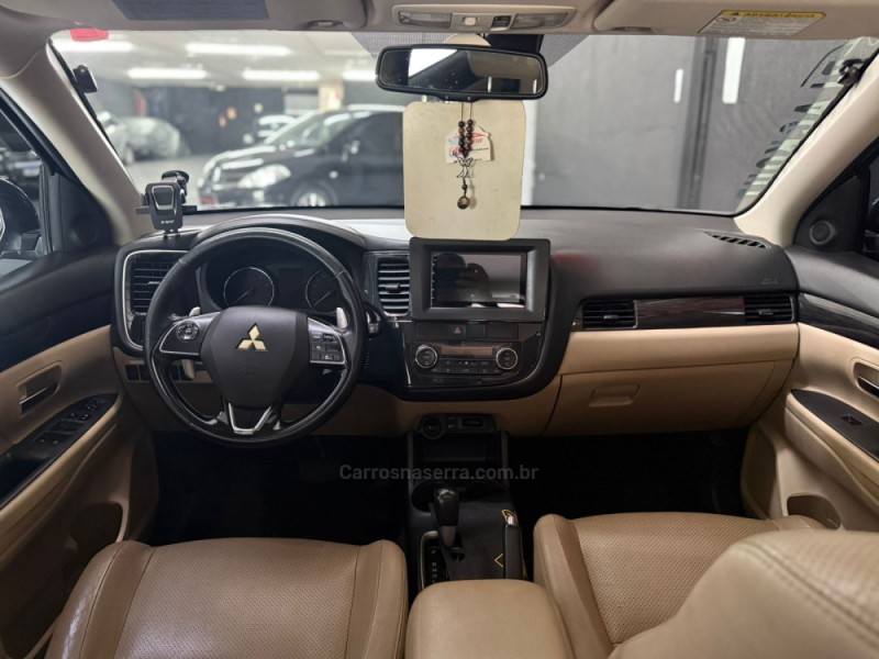 OUTLANDER 3.0 GT 4X4 V6 24V GASOLINA 4P AUTOMÁTICO - 2016 - CAMPO BOM