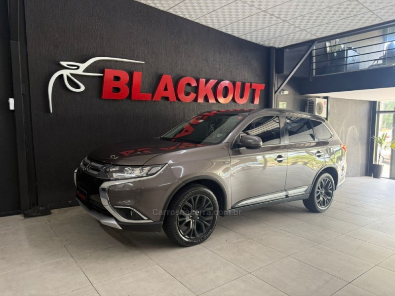OUTLANDER 3.0 GT 4X4 V6 24V GASOLINA 4P AUTOMÁTICO - 2016 - CAMPO BOM