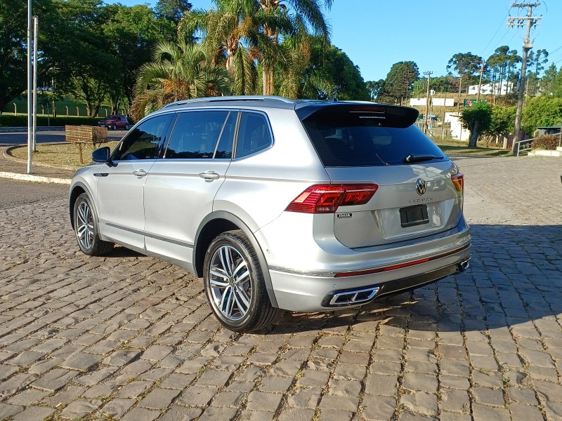 TIGUAN 2.0 ALLSPACE R-LINE 300 TSI GASOLINA 4P AUTOMÁTICO - 2025 - FLORES DA CUNHA