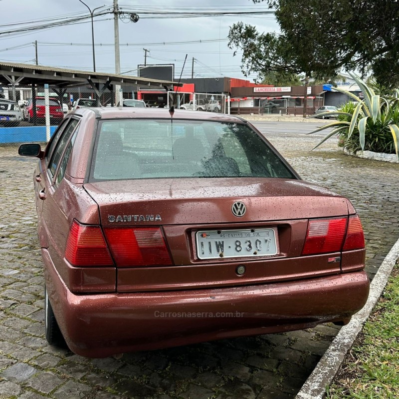 SANTANA 1.8 MI 8V GASOLINA 4P MANUAL - 2000 - CAXIAS DO SUL