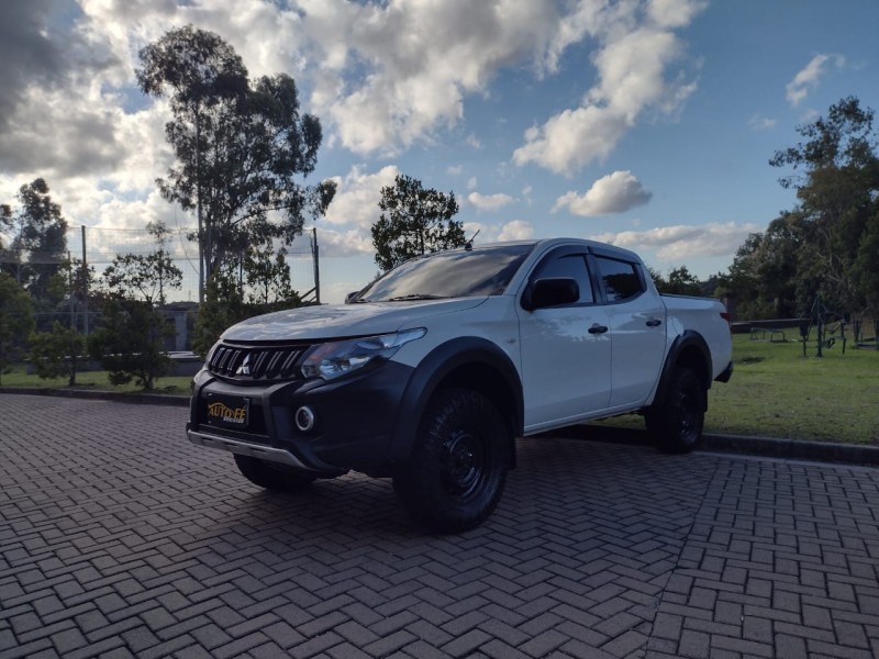 L200 TRITON 2.4 OUTDOOR GLX 4X4 CD 16V DIESEL 4P MANUAL - 2022 - CANELA