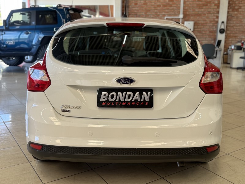 FOCUS 1.6 SE 16V FLEX 4P MANUAL - 2015 - FARROUPILHA