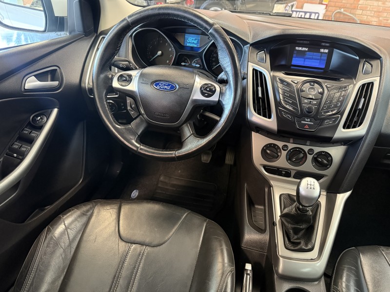 FOCUS 1.6 SE 16V FLEX 4P MANUAL - 2015 - FARROUPILHA