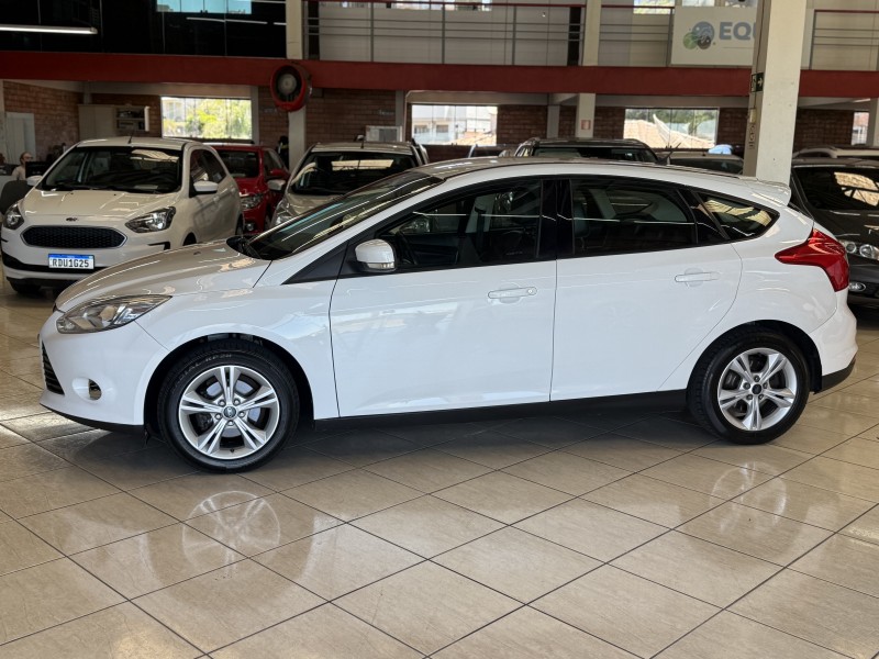 FOCUS 1.6 SE 16V FLEX 4P MANUAL - 2015 - FARROUPILHA