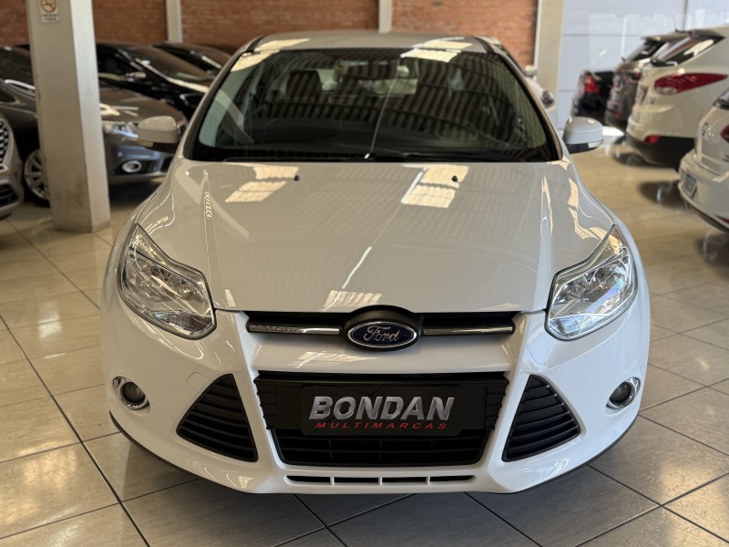 FOCUS 1.6 SE 16V FLEX 4P MANUAL - 2015 - FARROUPILHA