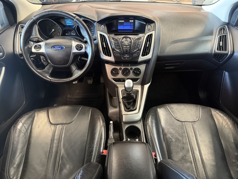 FOCUS 1.6 SE 16V FLEX 4P MANUAL - 2015 - FARROUPILHA