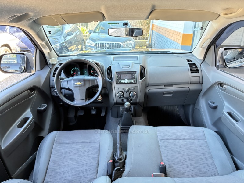 S10 2.4 LS 4X2 CD 8V FLEX 4P MANUAL - 2013 - VENâNCIO AIRES