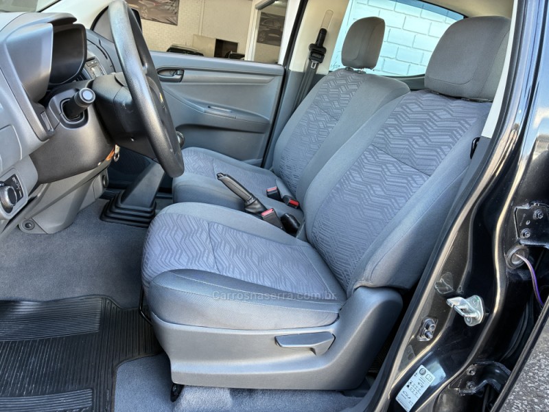 S10 2.4 LS 4X2 CD 8V FLEX 4P MANUAL - 2013 - VENâNCIO AIRES