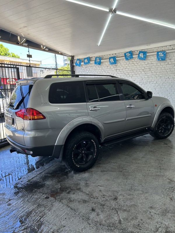 PAJERO DAKAR 3.2 HPE 4X4 7 LUGARES 16V TURBO INTERCOOLER DIESEL 4P AUTOMÁTICO - 2012 - CAXIAS DO SUL