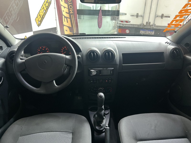 LOGAN 1.0 AUTHENTIQUE 16V FLEX 4P MANUAL - 2009 - PORTãO