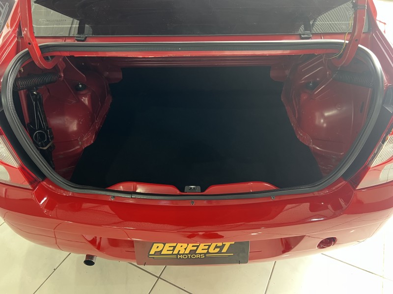 LOGAN 1.0 AUTHENTIQUE 16V FLEX 4P MANUAL - 2009 - PORTãO