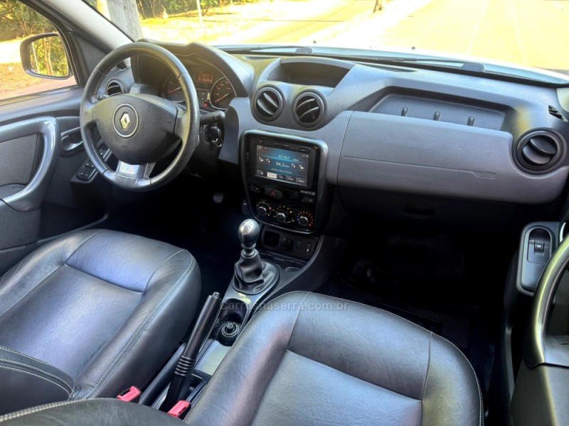 DUSTER RENAULT DUSTER 1.6 TECH ROAD DYNAMIQUE 4X2 16V FLEX 4P MANUAL - 2014 - NOVO HAMBURGO