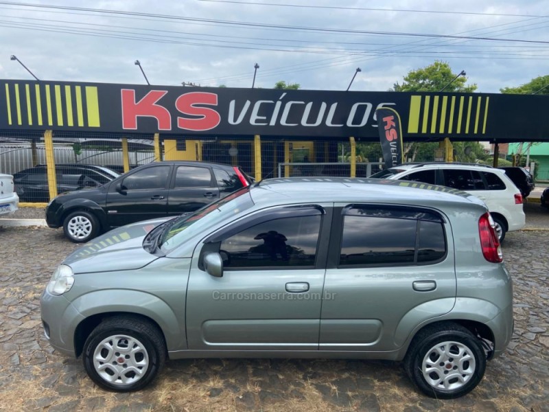 UNO 1.0 EVO VIVACE 8V FLEX 4P MANUAL - 2015 - DOIS IRMãOS