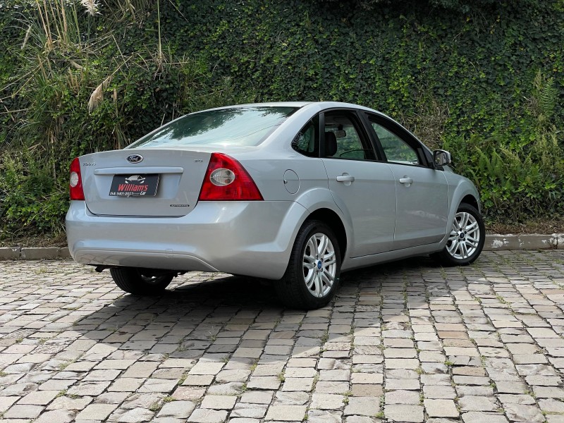 FOCUS 2.0 GLX SEDAN 16V FLEX 4P AUTOMÁTICO - 2013 - FARROUPILHA