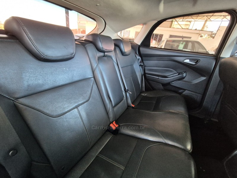 FOCUS 1.6 SE PLUS 16V FLEX 4P MANUAL - 2015 - CAXIAS DO SUL