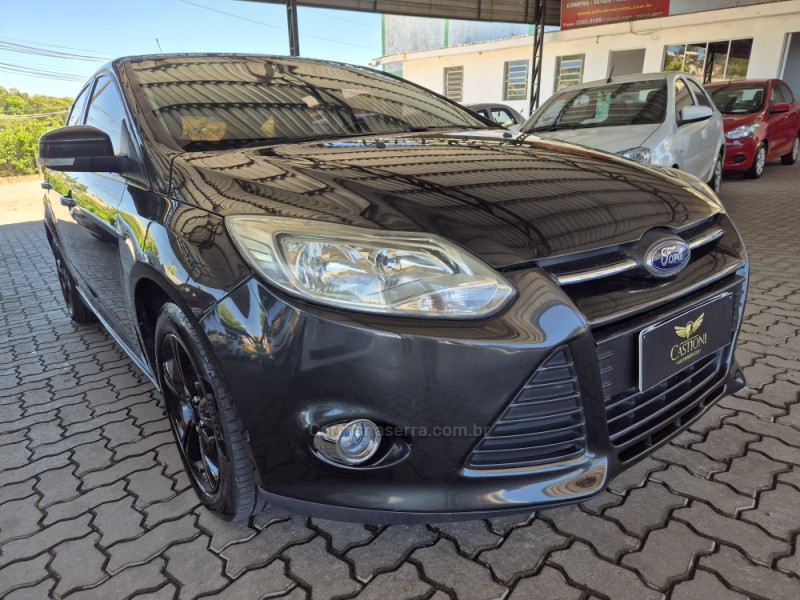 FOCUS 1.6 SE PLUS 16V FLEX 4P MANUAL - 2015 - CAXIAS DO SUL