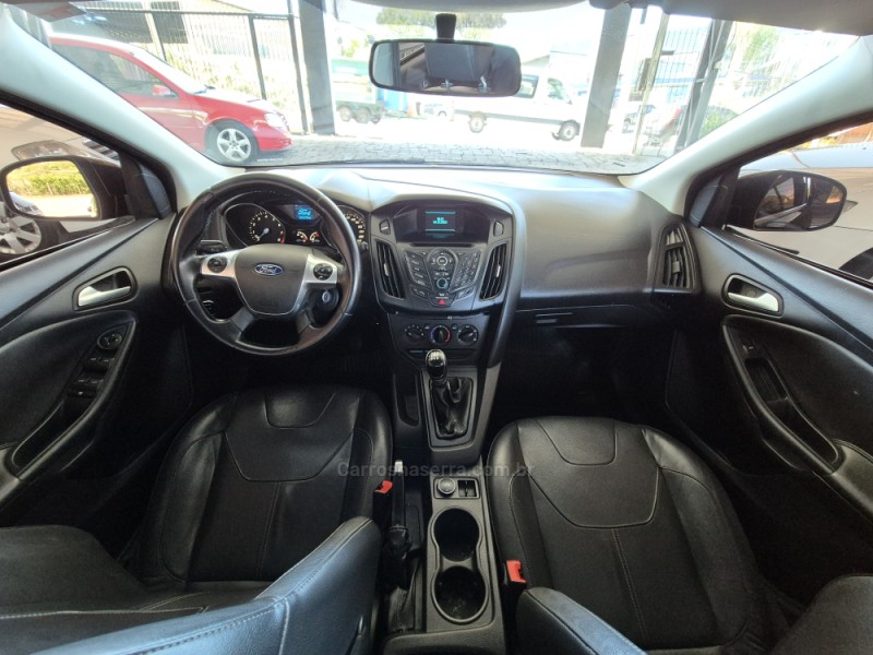 FOCUS 1.6 SE PLUS 16V FLEX 4P MANUAL - 2015 - CAXIAS DO SUL