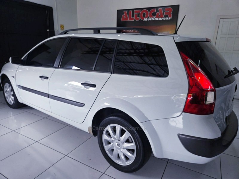 MÉGANE 1.6 DYNAMIQUE GRAND TOUR 16V FLEX 4P MANUAL - 2011 - CAMPO BOM