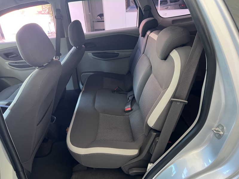 SPIN 1.8 LT 8V FLEX 4P AUTOMÁTICO - 2013 - PORTãO