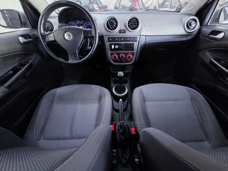 VOYAGE 1.6 MI COMFORTLINE 8V FLEX 4P MANUAL - 2011 - CAMPO BOM