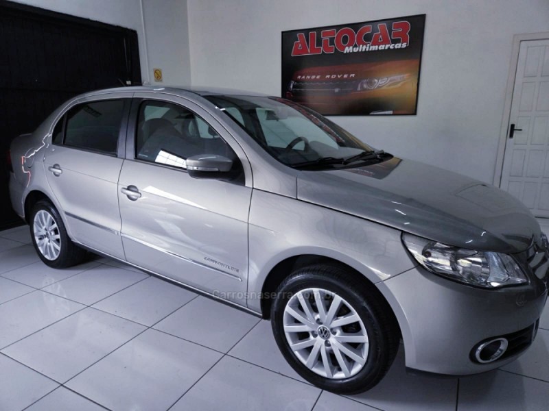 VOYAGE 1.6 MI COMFORTLINE 8V FLEX 4P MANUAL - 2011 - CAMPO BOM