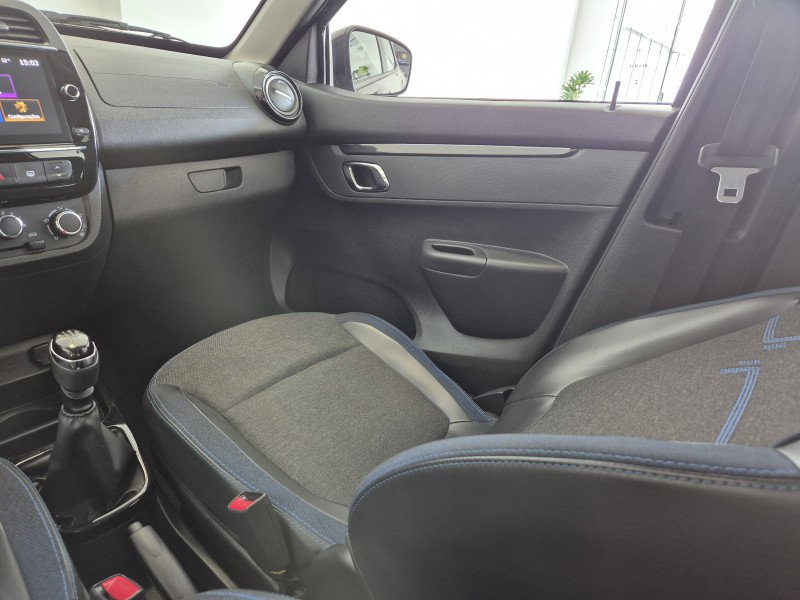 KWID 1.0 12V SCE FLEX INTENSE MANUAL - 2023 - BENTO GONçALVES