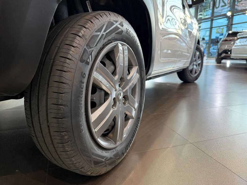 KWID 1.0 12V SCE FLEX ZEN MANUAL - 2024 - FARROUPILHA