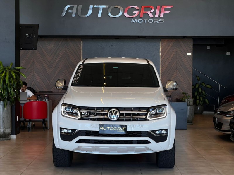 AMAROK 3.0 V6 TDI HIGHLINE CD DIESEL 4MOTION AUTOMÁTICO - 2023 - CAMPO BOM