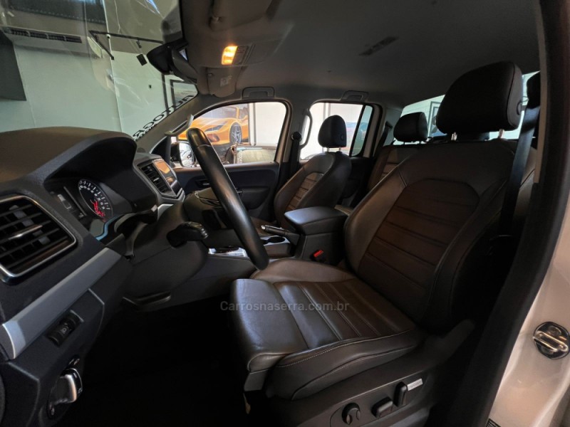 AMAROK 3.0 V6 TDI HIGHLINE CD DIESEL 4MOTION AUTOMÁTICO - 2023 - CAMPO BOM