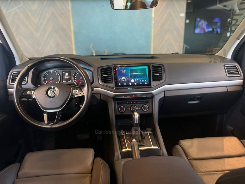 AMAROK 3.0 V6 TDI HIGHLINE CD DIESEL 4MOTION AUTOMÁTICO - 2023 - CAMPO BOM