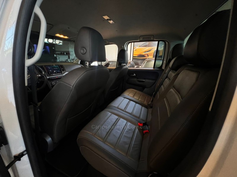 AMAROK 3.0 V6 TDI HIGHLINE CD DIESEL 4MOTION AUTOMÁTICO - 2023 - CAMPO BOM