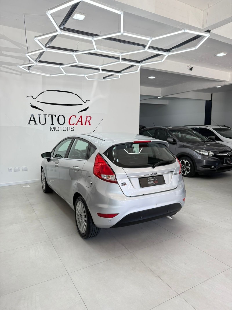 FIESTA 1.6 TITANIUM HATCH 16V FLEX 4P AUTOMÁTICO - 2014 - CAXIAS DO SUL