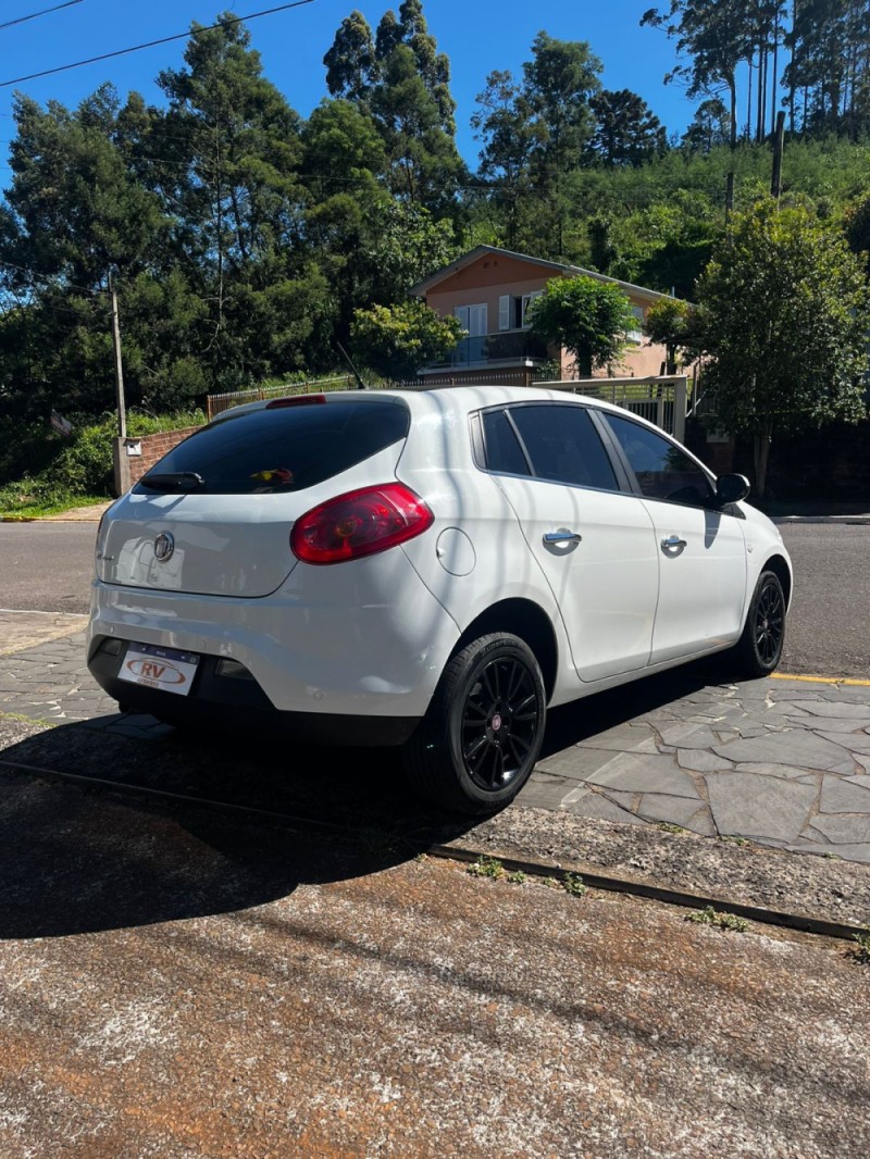 BRAVO 1.8 ESSENCE 16V FLEX 4P MANUAL - 2012 - CARLOS BARBOSA