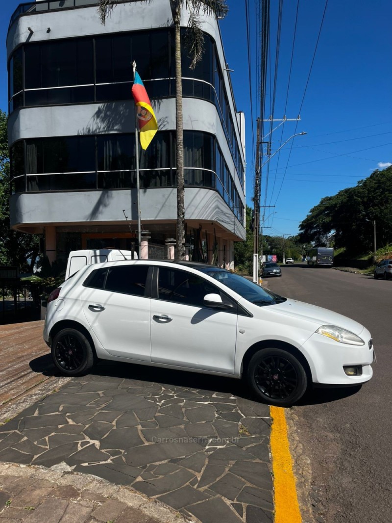 BRAVO 1.8 ESSENCE 16V FLEX 4P MANUAL - 2012 - CARLOS BARBOSA