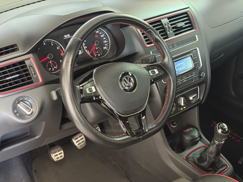 FOX 1.6 MI ROCK IN RIO 8V FLEX 4P MANUAL - 2016 - GARIBALDI