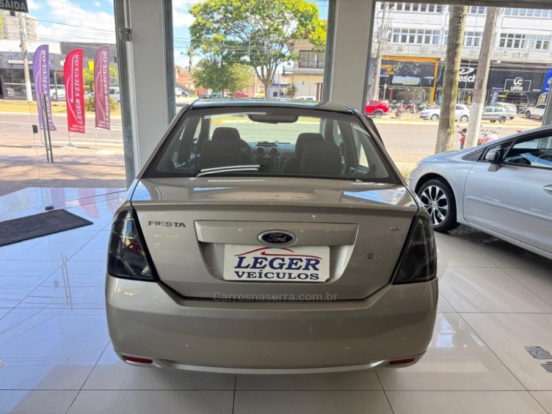 FIESTA 1.6 MPI SEDAN 8V FLEX 4P MANUAL - 2011 - SãO LEOPOLDO
