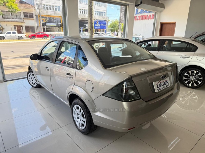FIESTA 1.6 MPI SEDAN 8V FLEX 4P MANUAL - 2011 - SãO LEOPOLDO