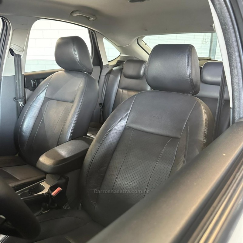FOCUS 2.0 16V FLEX 4P AUTOMÁTICO - 2013 - NOVO HAMBURGO