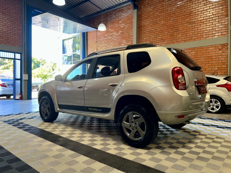 DUSTER 1.6 DYNAMIQUE 4X2 16V FLEX 4P MANUAL - 2014 - BENTO GONçALVES