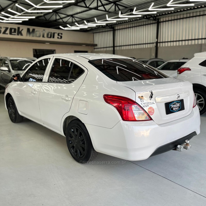 VERSA 1.0 12V FLEX 4P MANUAL - 2019 - CANOAS