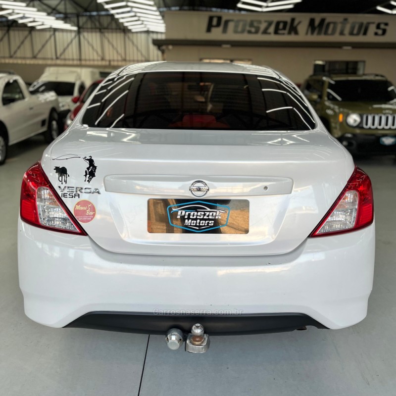 VERSA 1.0 12V FLEX 4P MANUAL - 2019 - CANOAS