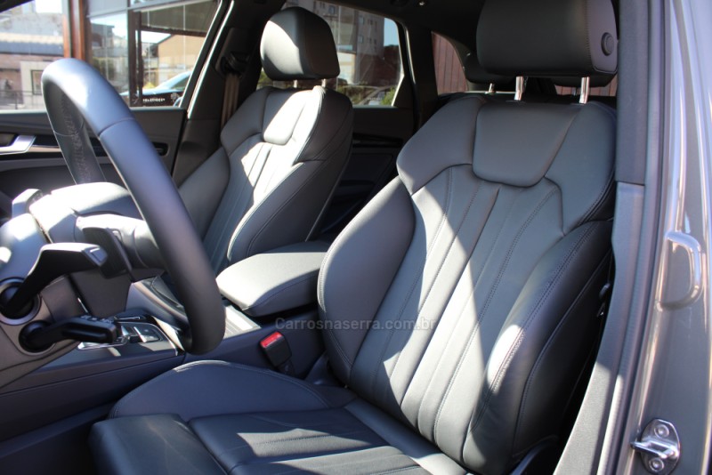 Q5 2.0 TFSI S LINE BLACK QUATTRO S TRONIC GASOLINA 4P - 2025 - CAXIAS DO SUL