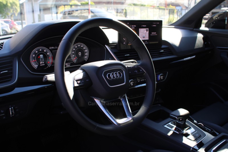 Q5 2.0 TFSI S LINE BLACK QUATTRO S TRONIC GASOLINA 4P - 2025 - CAXIAS DO SUL