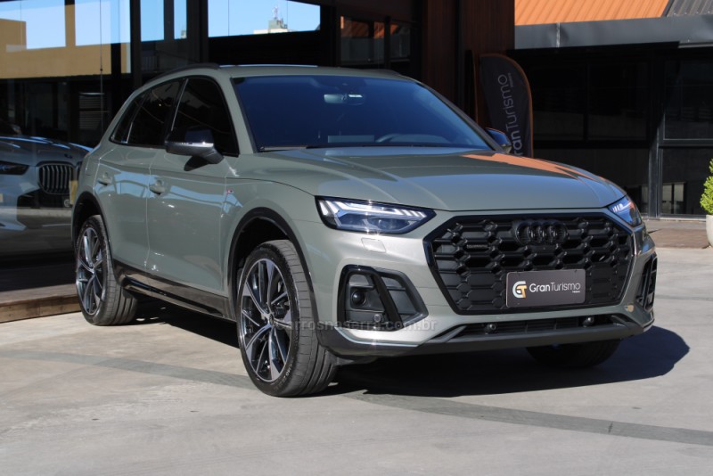 Q5 2.0 TFSI S LINE BLACK QUATTRO S TRONIC GASOLINA 4P - 2025 - CAXIAS DO SUL