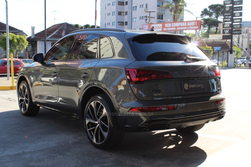 Q5 2.0 TFSI S LINE BLACK QUATTRO S TRONIC GASOLINA 4P - 2025 - CAXIAS DO SUL