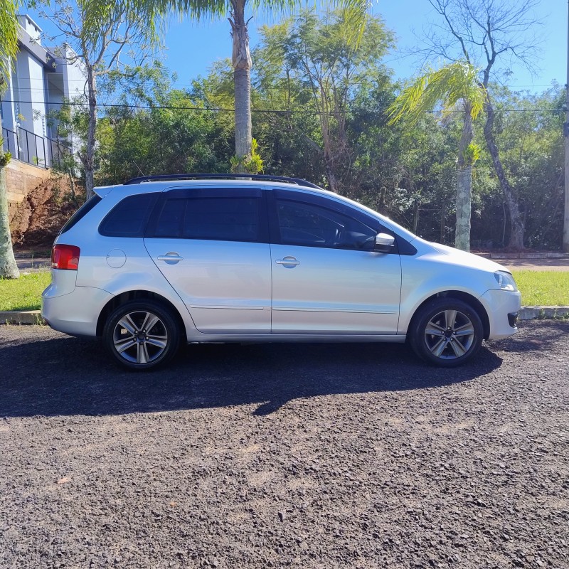 SPACEFOX 1.6 MI TREND 8V FLEX 4P MANUAL - 2011 - CAMPO BOM