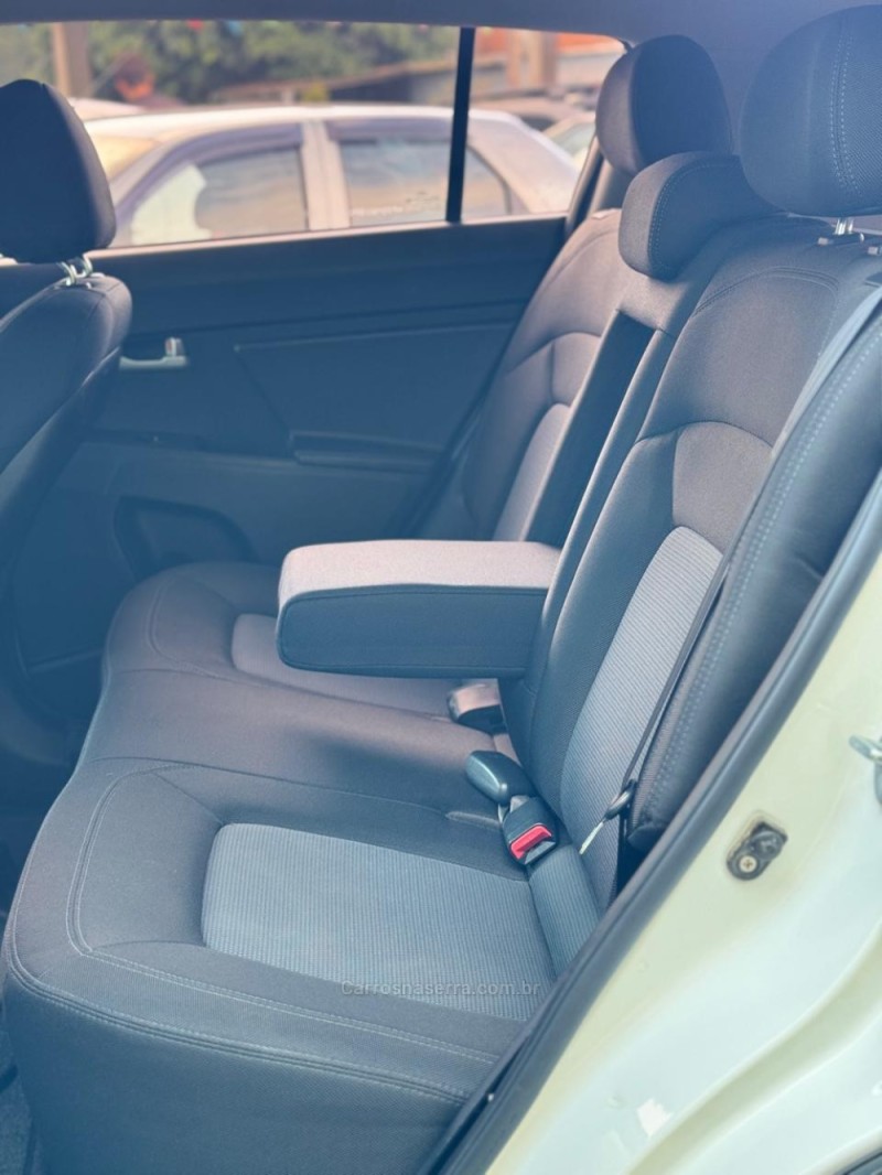 SPORTAGE 2.0 LX 4X2 16V FLEX 4P AUTOMÁTICO - 2015 - MONTENEGRO