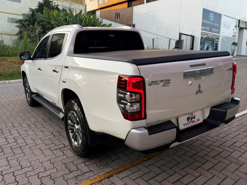 L200 TRITON 2.4 HPE-S SPORT 4X4 CD 16V DIESEL 4P AUTOMÁTICO - 2022 - FELIZ
