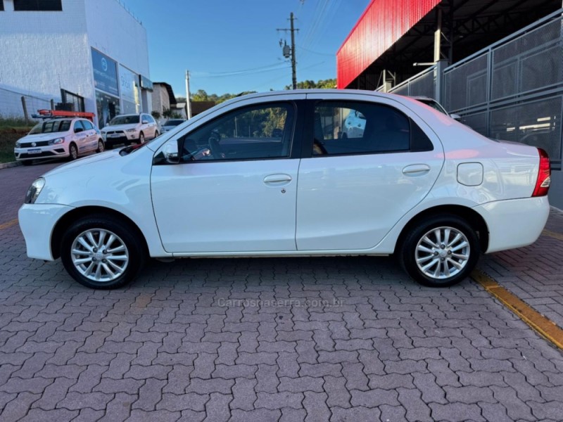 etios 1.5 xls sedan 16v flex 4p manual 2015 feliz